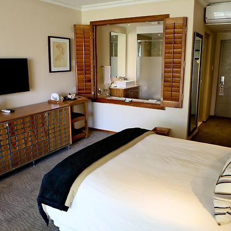 Windhoek Country Club Resort Bagian luar foto