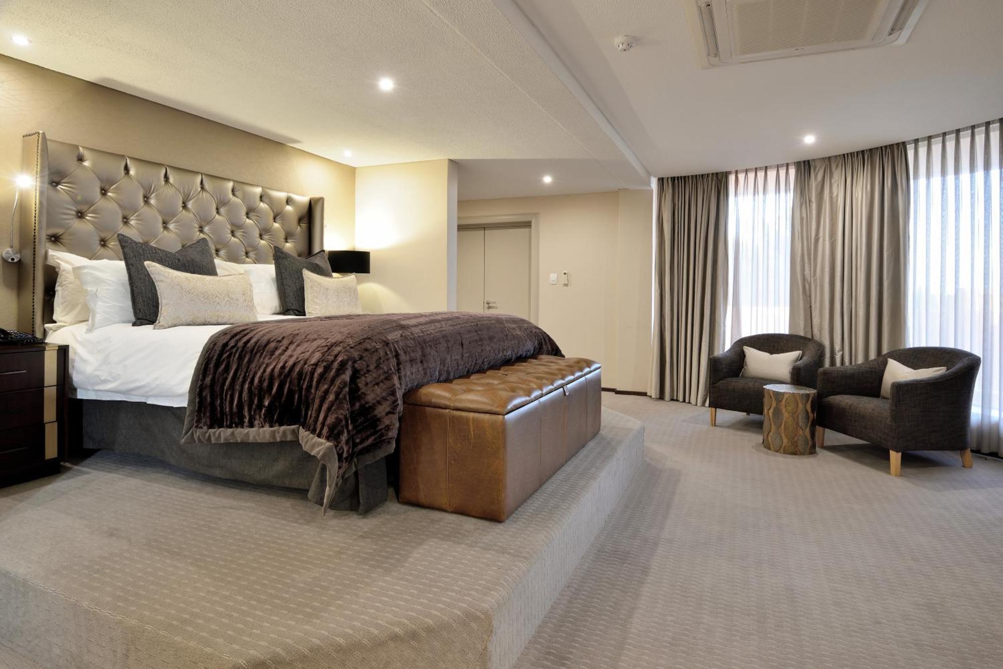 Windhoek Country Club Resort Bagian luar foto