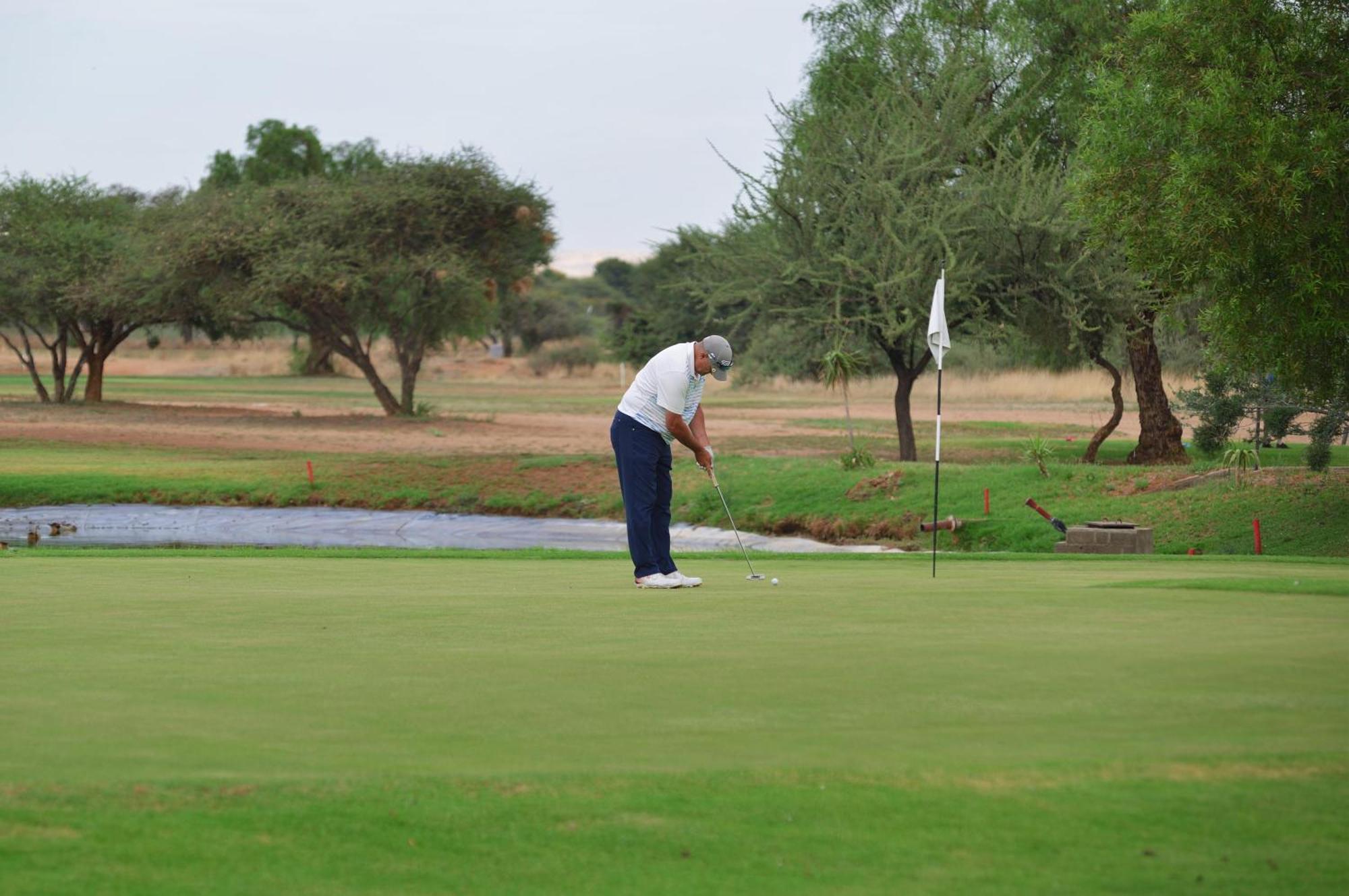 Windhoek Country Club Resort Bagian luar foto