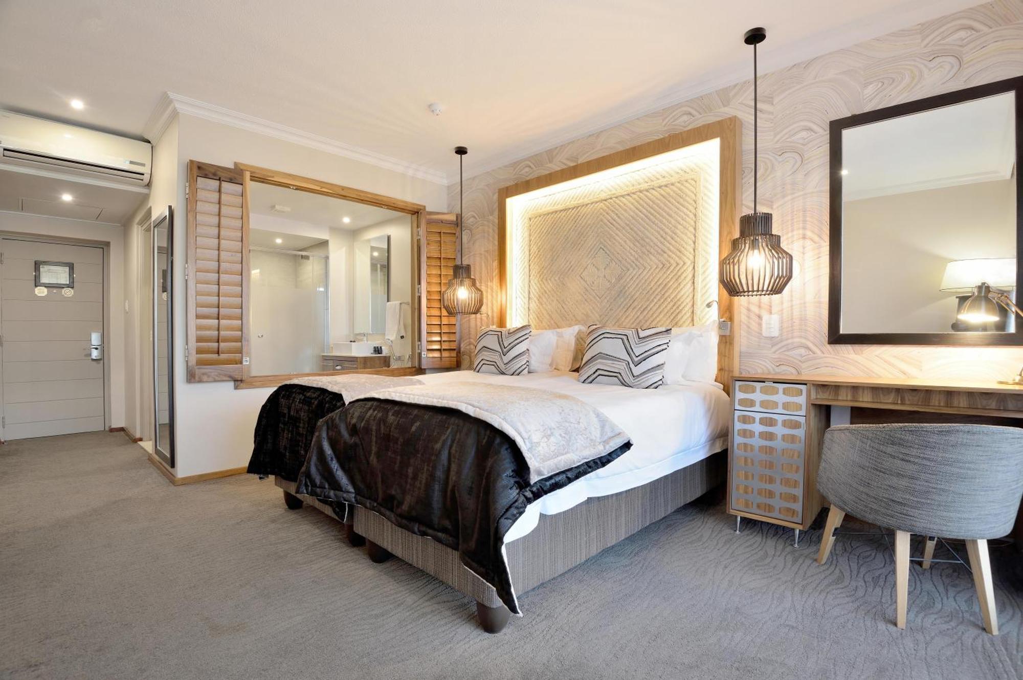 Windhoek Country Club Resort Bagian luar foto