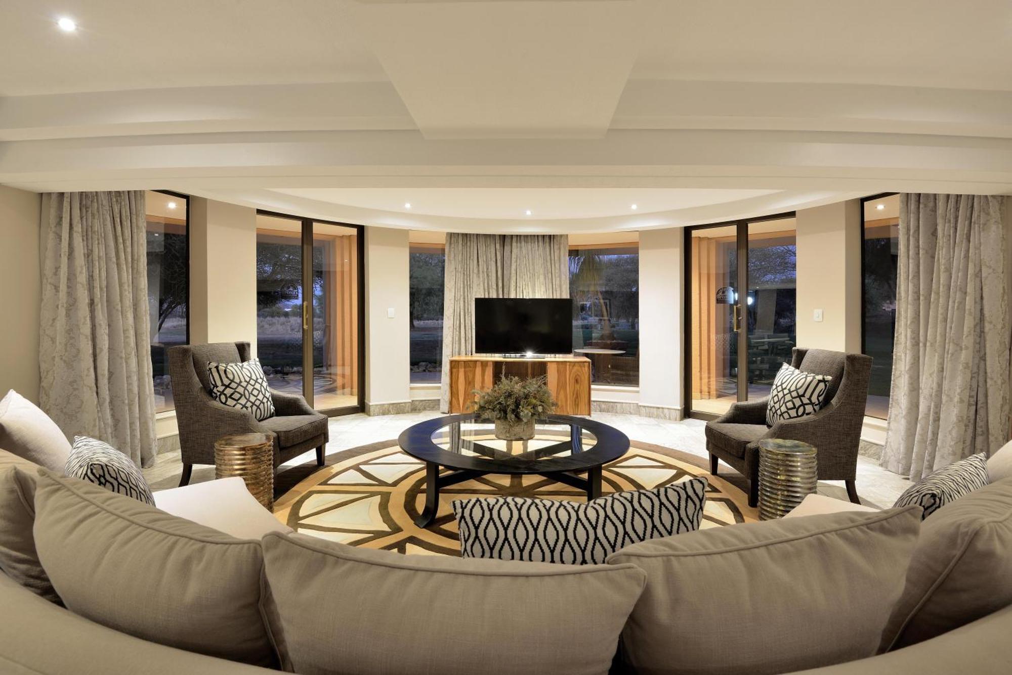 Windhoek Country Club Resort Bagian luar foto