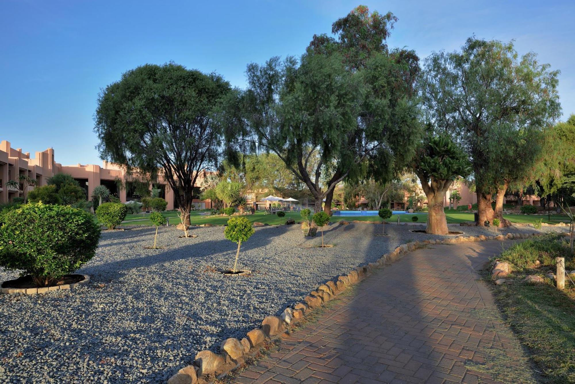Windhoek Country Club Resort Bagian luar foto