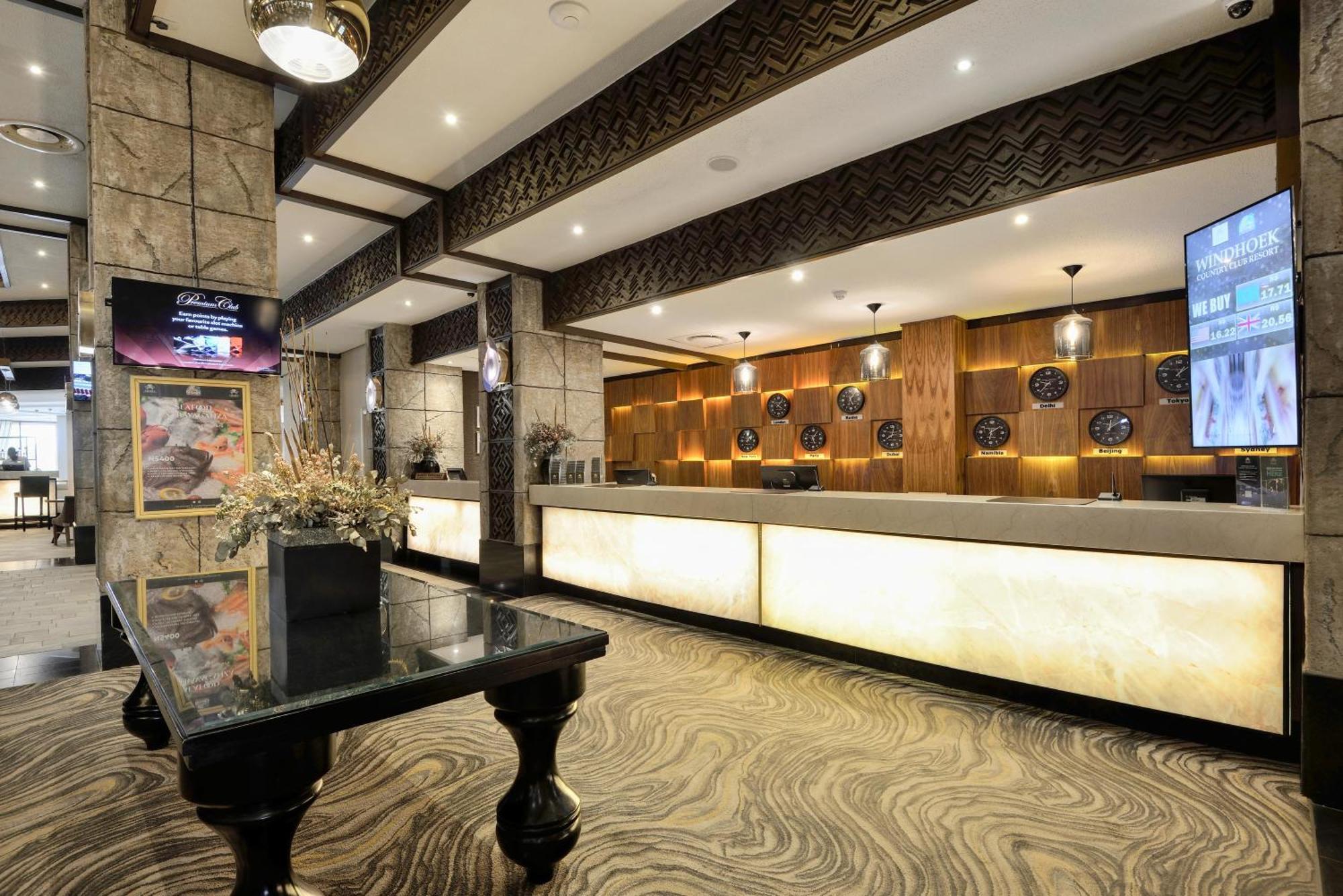 Windhoek Country Club Resort Bagian luar foto