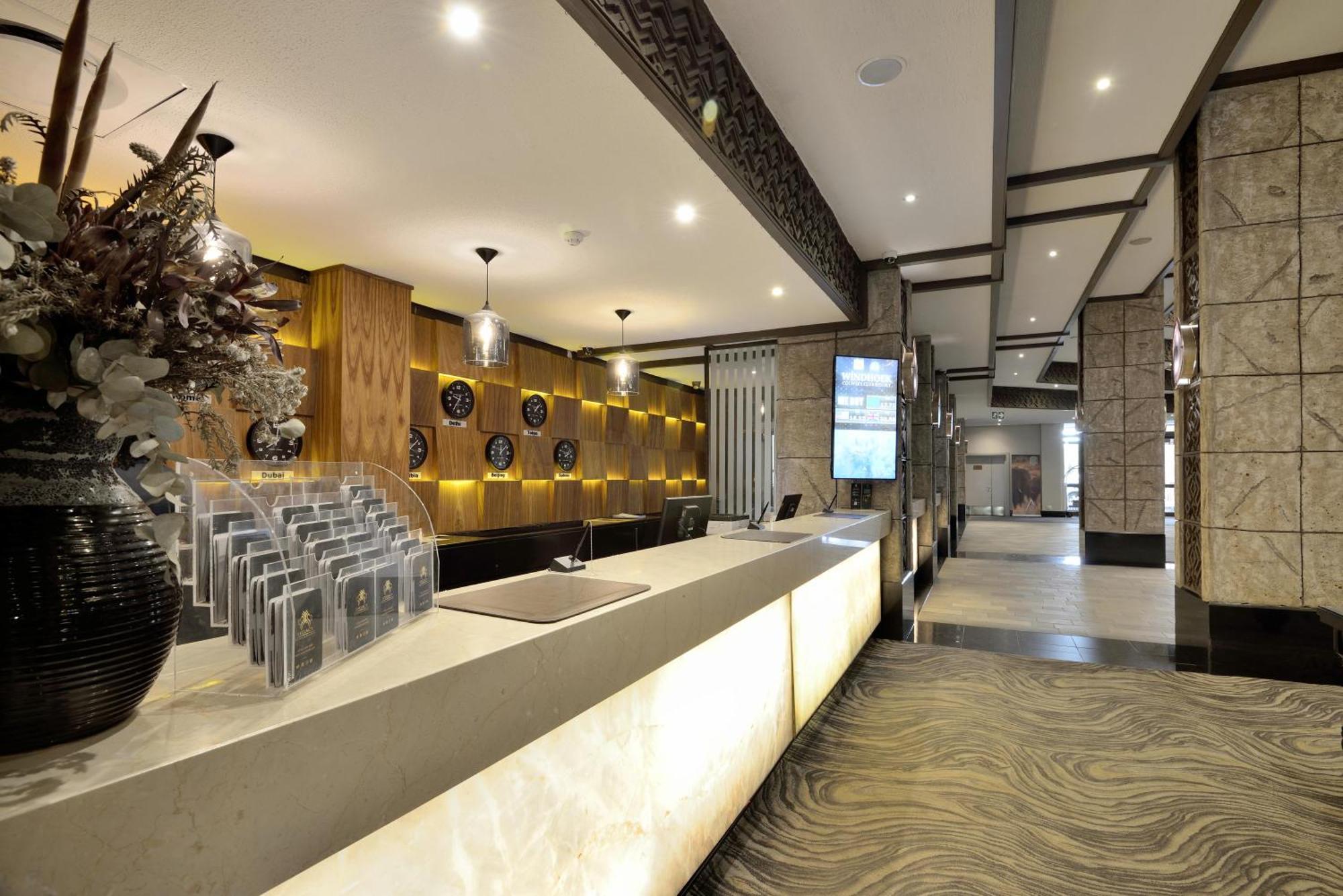 Windhoek Country Club Resort Bagian luar foto
