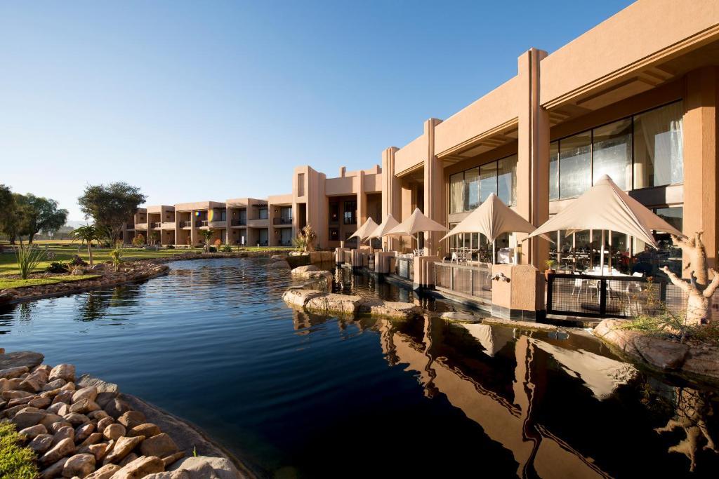 Windhoek Country Club Resort Bagian luar foto